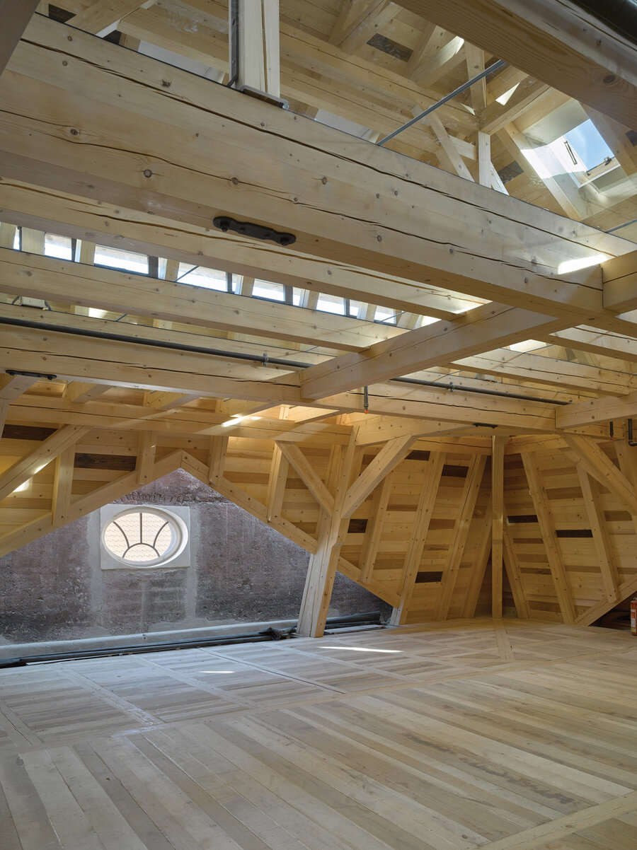 PALÁC NÁRODNÍ - DRN